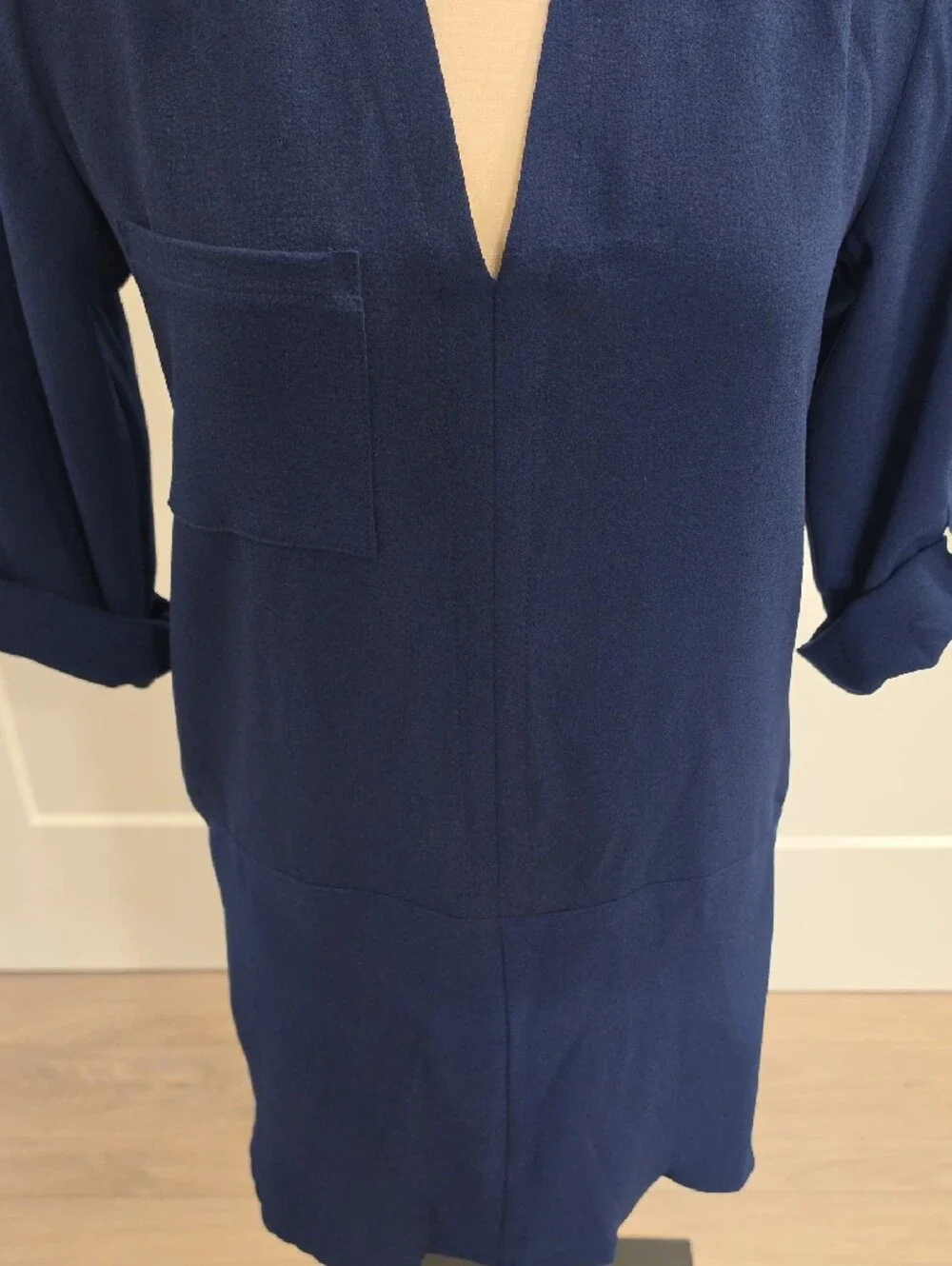 Lush women’s Navy V-Neck Shift Mini Dress size XS new with tags